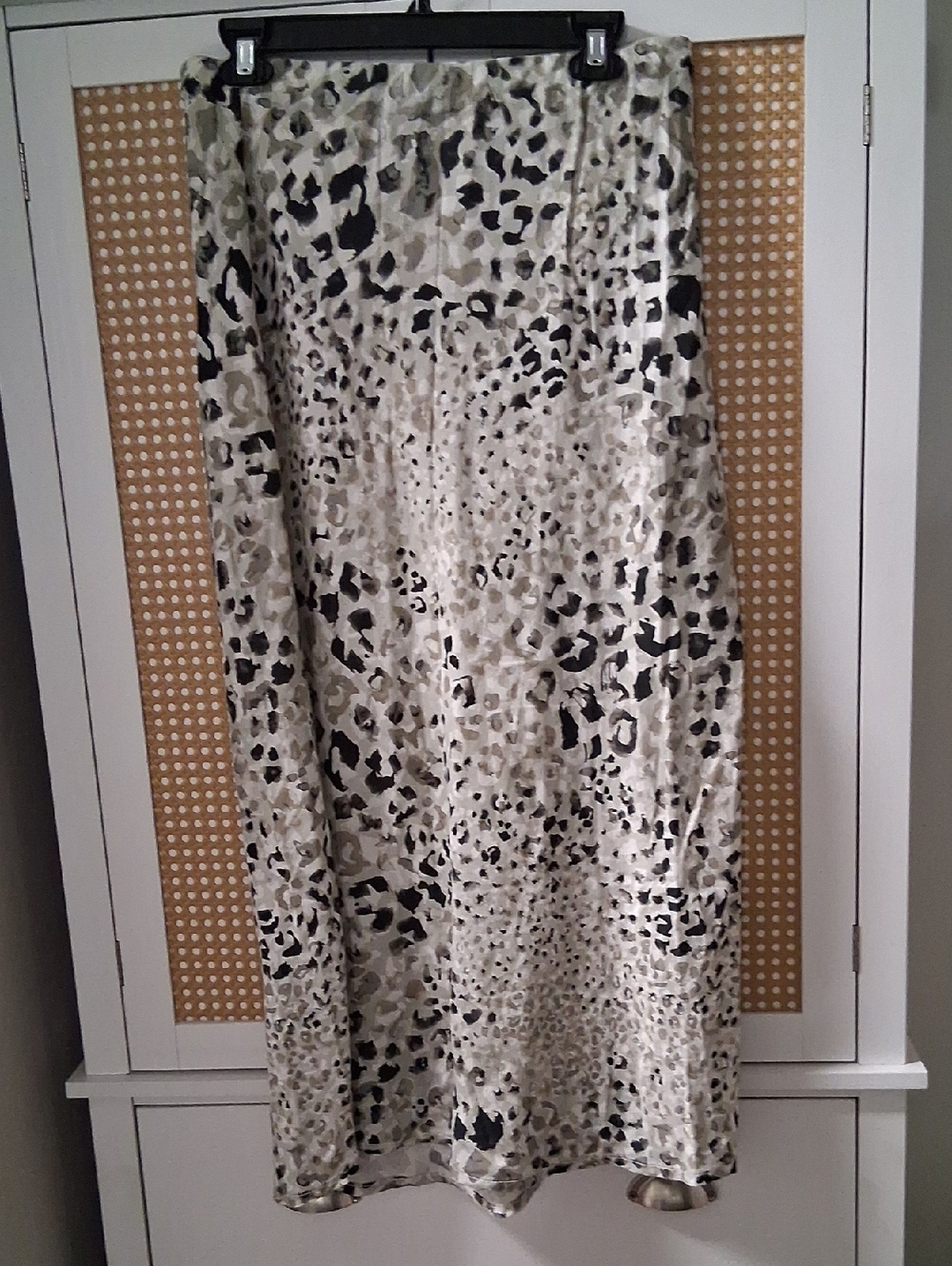 Bella Dahl Cream and Black Leopard Pull On Maxi Skirt